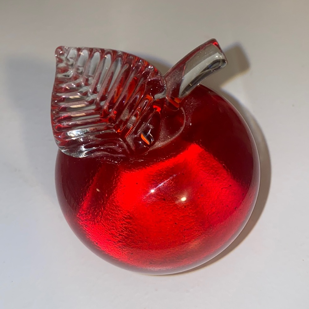 Glass Apple - Picture 2 of 3